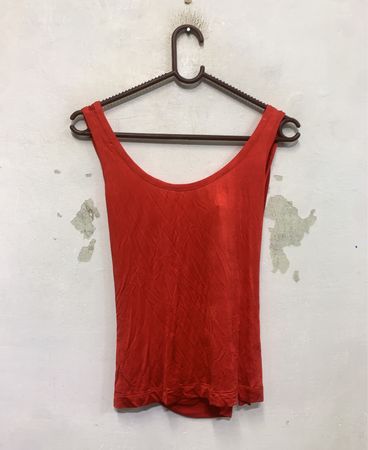Rotes Tanktop