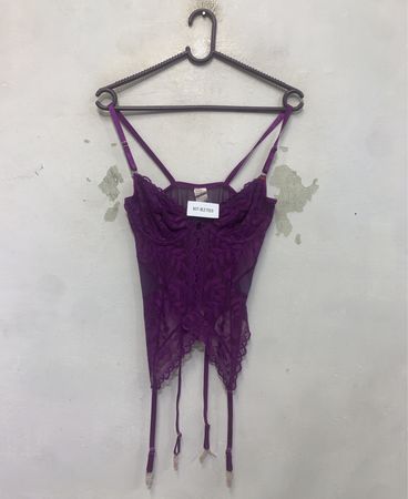 Lila Spitzencorsage mit Strümpfen NT-82703 Größe M