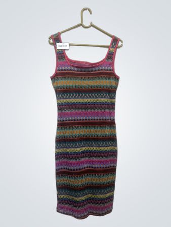 Ärmelloses Strickkleid mit geometrischem Muster