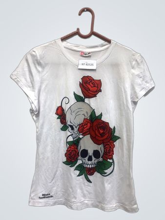 Weißes T-Shirt mit Schädel- und Rosengrafik