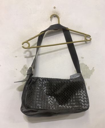 Schwarze geflochtene Leder Schultertasche