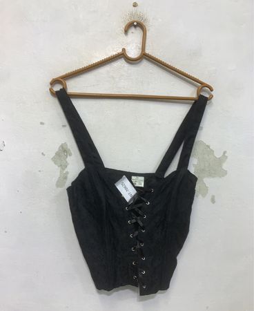 Schwarzes Spitzen-Corsage-Top mit Band-Schnürung vorne