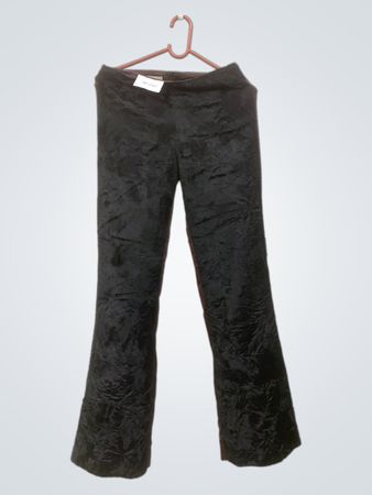 SCRUPOLI Schwarze Ausgestellte Samthose