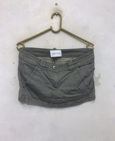 Grauer Cargo-Rock
