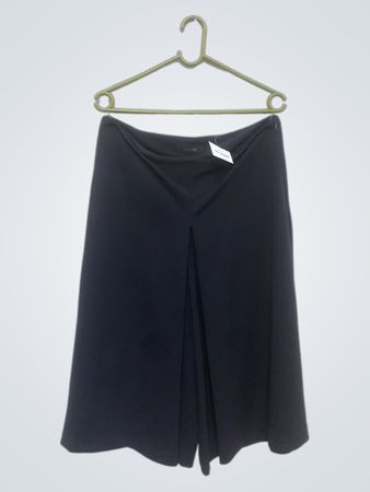 Schwarze Culottes mit "Made in Italy" Etikett