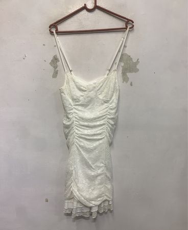 Weißen Spitze gerafftes Mini Kleid