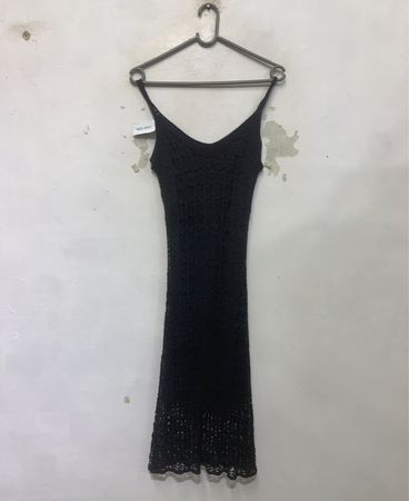 Schwarzes Häkel-Midikleid