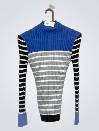 Gestreifter Rollkragenpullover