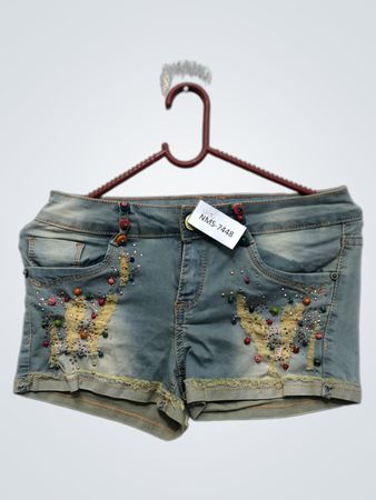 Jeansshorts mit Verzierungen