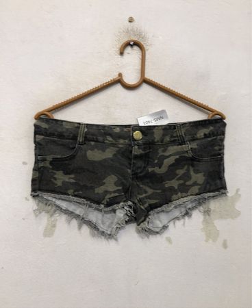 Camouflage Denim-Shorts