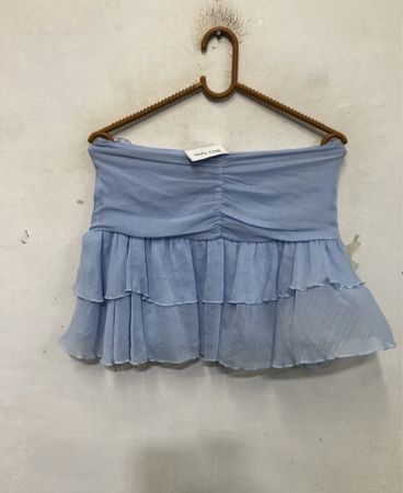 Blaues Rüschentop ohne Träger