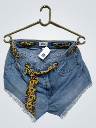 ONLY Denim-Shorts mit Gürtel