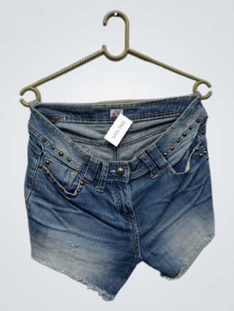 F&F Blaue Denim Shorts mit Nieten