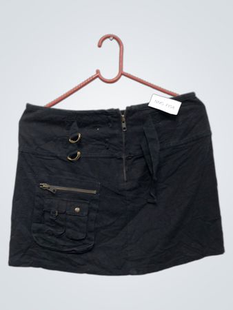 Schwarzer Cargo-Rock