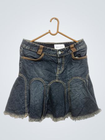 Denim-Rock mit NMS-8908 Etikett