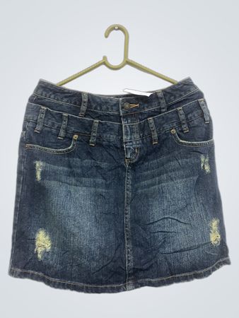 Jeansrock mit abgenutzten Details