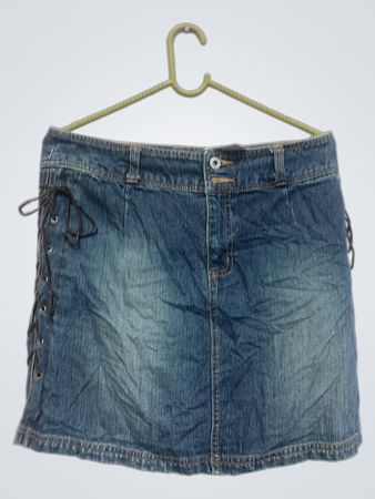 Denimrock mit Schnürdetails