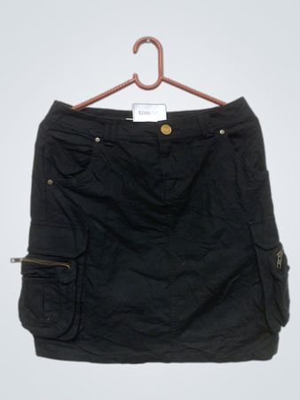 LOWRYS FARM Schwarzer Cargo-Rock