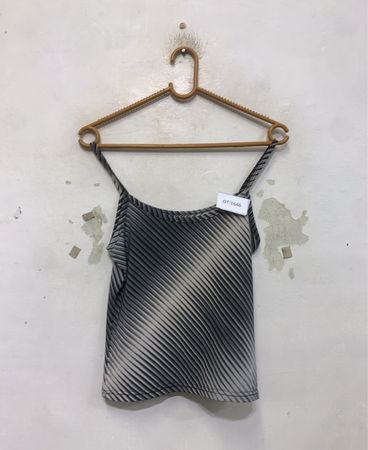Tanktop mit schrägen Streifen