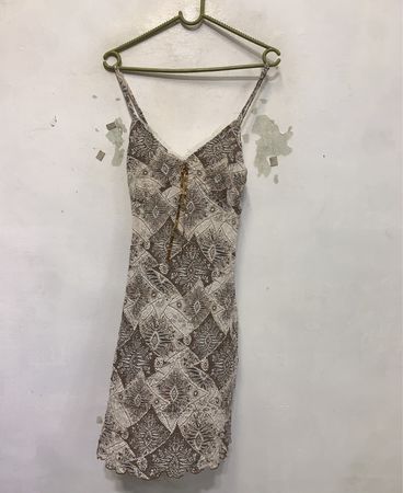 Braunes gemustertes Slipkleid