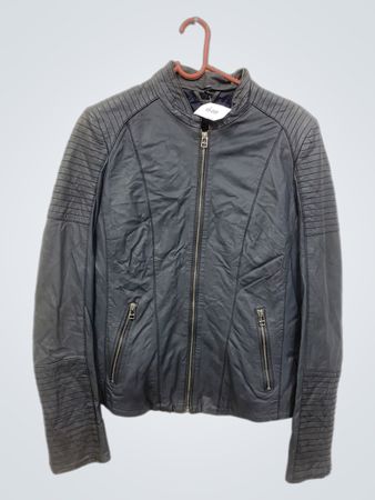 Graue Kunstlederjacke