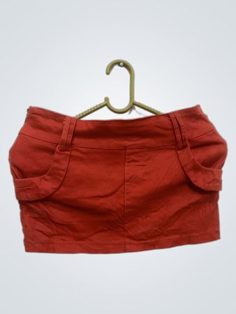 Roter Minirock