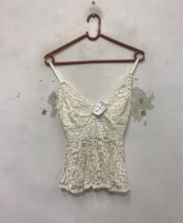 Weiße Spitzen-Camisole