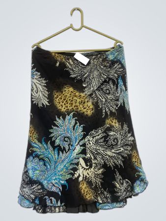 Schwarze Rock mit Paisley- und Leopardenmuster