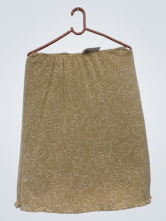 Tan Rock mit floralem Muster
