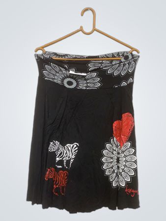 Desigual Schwarzer Rock mit Zebra- und Blumenmuster