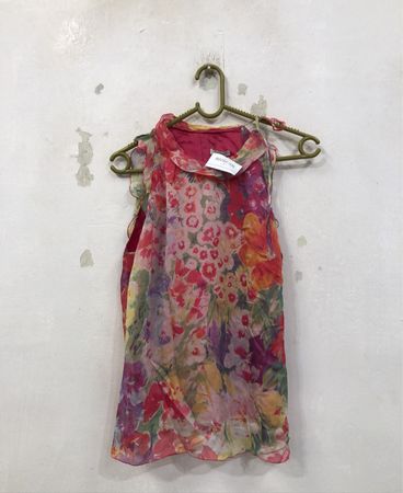 Paula Borges Blumen ärmellose Bluse