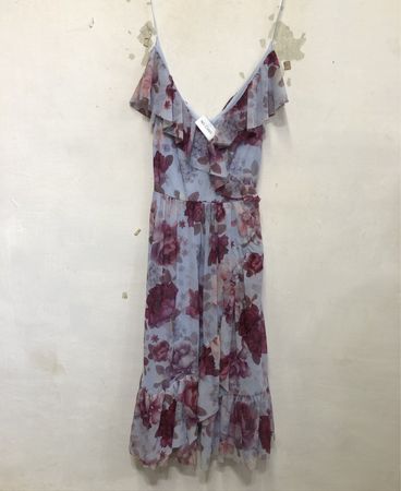 Hellblaues Blumen-Rüschenshirt-Midi-Kleid