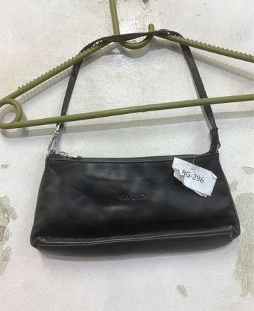 VIA UNO Schwarze Leder Schultertasche