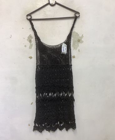Schwarzes Häkelkleid