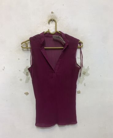 Pflaumenfarbenes ärmelloses Top