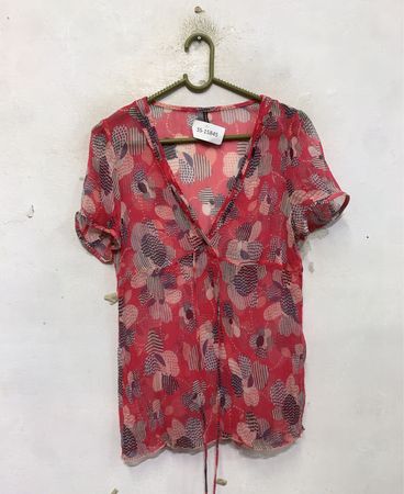 NAF NAF Bluse mit durchscheinendem floralen Muster