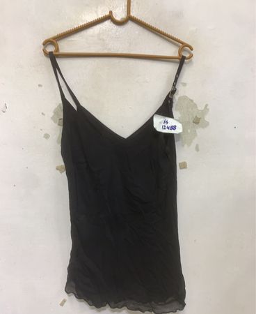 Schwarzes Camisole-Top mit Schnallen-Detail