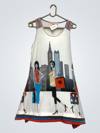 ROSA & ROSE ärmelloses Kleid mit Stadtlandschafts- und modischen Frauen-Print