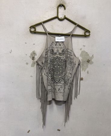 Charlotte Russe Grafik-Fransen-Trägershirt