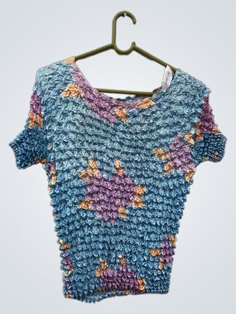 Strukturiertes blaues und violettes Oberteil