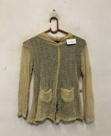 Beiger Kapuzenstrickmantel mit Taschen