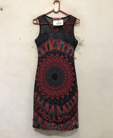 Desigual ärmelloses Kleid mit transparenten Einsätzen