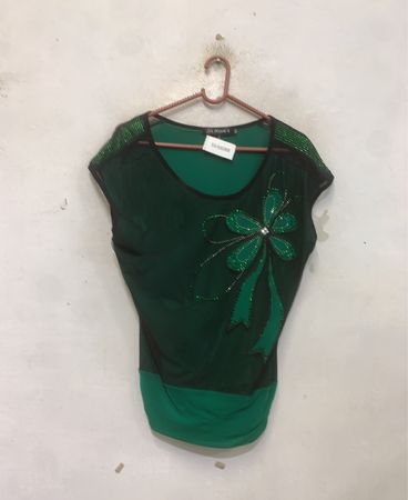 Ye Wan grüne Bluse mit Schleifendetail