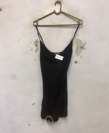 I.C.I.E. Black Spaghetti-Träger-Top mit Schnallendetail