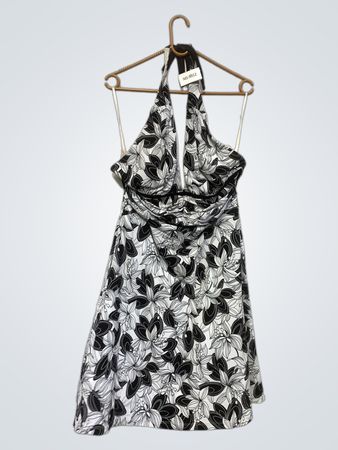 Schwarz-weißes Neckholder-Kleid mit Blumenmuster