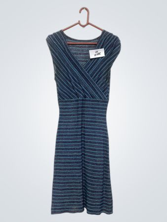 Ärmelloses gestreiftes Kleid