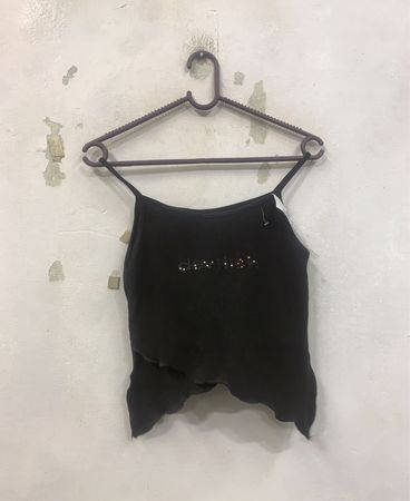 Schwarzes Tanktop mit Strassverzierung