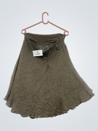 Karierter Rock mit Etikett SS 14004