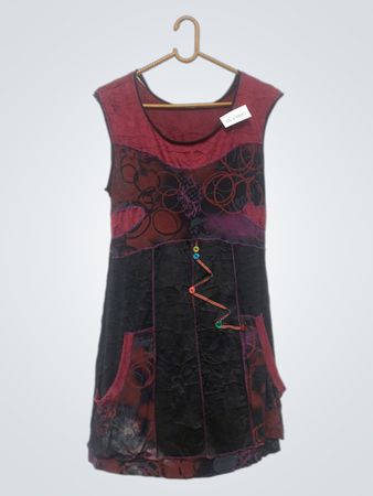 Ärmelloses Patchwork-Kleid mit Taschen