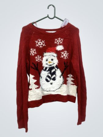 Roter Weihnachtspullover mit Schneemann